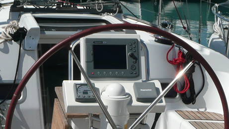 Installation GPS marine et girouette anémometre Raymarine ST60 Installation GPS marine Raymarine